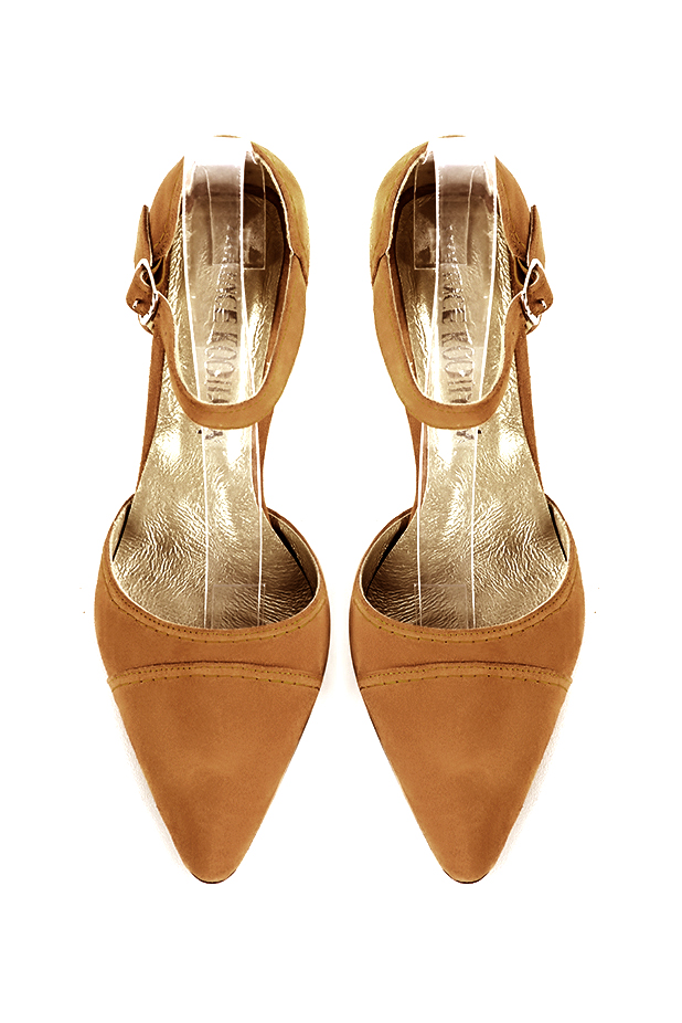 Women's camel beige elegant closed-back heels, with an instep strap. Tapered toe. Medium spool heels - Top view